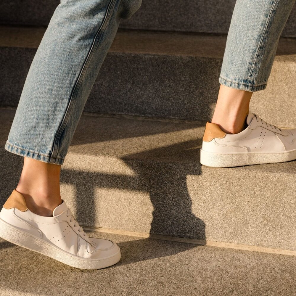 Nisolo Bria Court Sneaker in White, Size 9, Leather